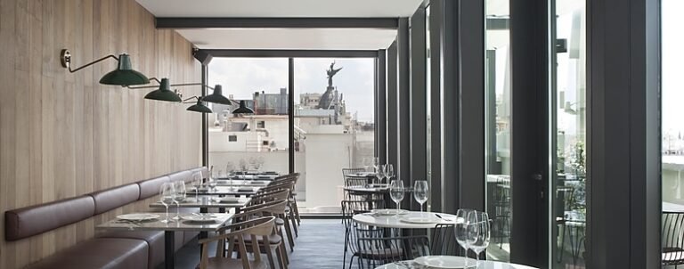TERRAZA «NICE TO MEET YOU», EN EL ÁTICO DEL DEAR HOTEL CON VISTAS A LA PLAZA DE ESPAÑA