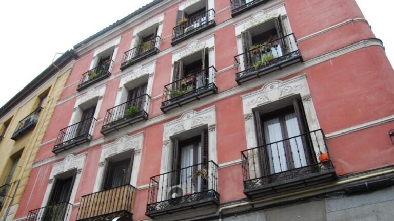 LOS CRIMENES DE LA CASA MALDITA DE MADRID