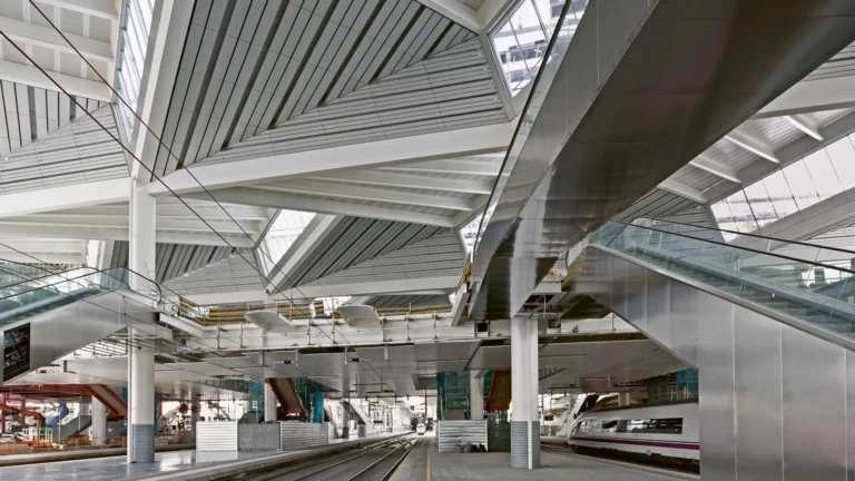 Ampliación de la estación de atocha: Nuevas vías y andén para mejorar la infraestructura ferroviaria