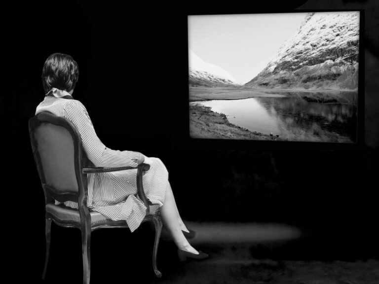 Eduardo Momeñe: Cuatro Décadas de Retratos y Ficciones en el Círculo de Bellas Artes