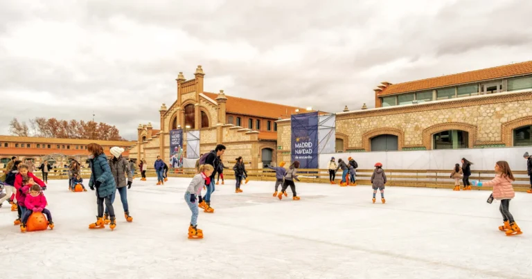 Madrid se Congela para la Navidad 2023-2024: Descubre las Mejores Pistas de Hielo en la Ciudad